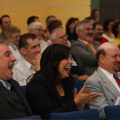 Dortmunder Redner bringt alle zum Lachen